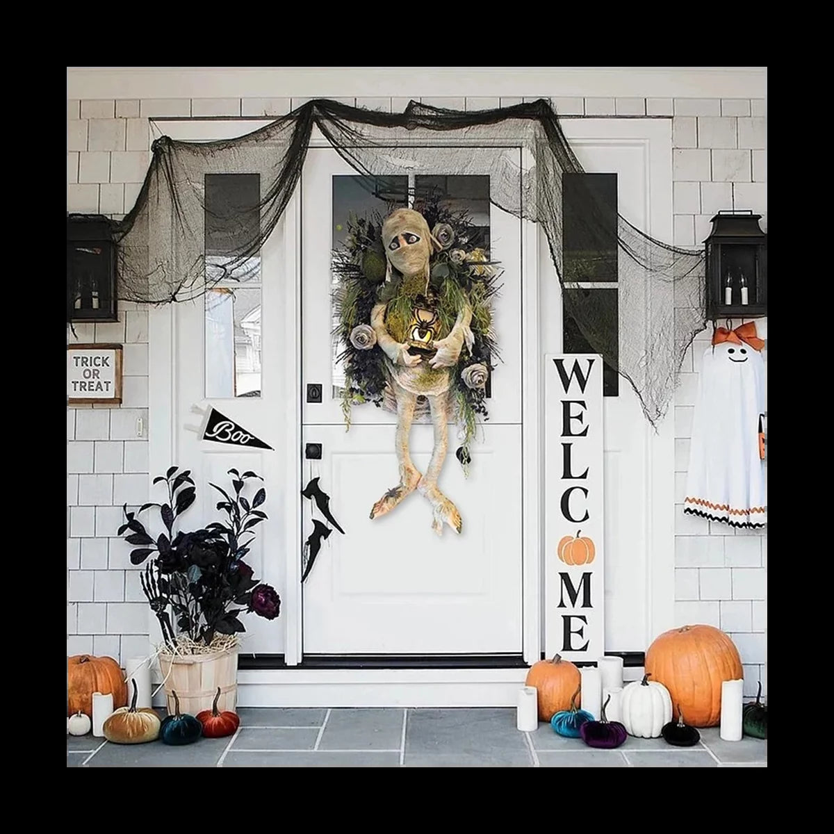 Halloween Mummy Wreath with Skull – Spooky Front Door Decoration for a Scary Halloween